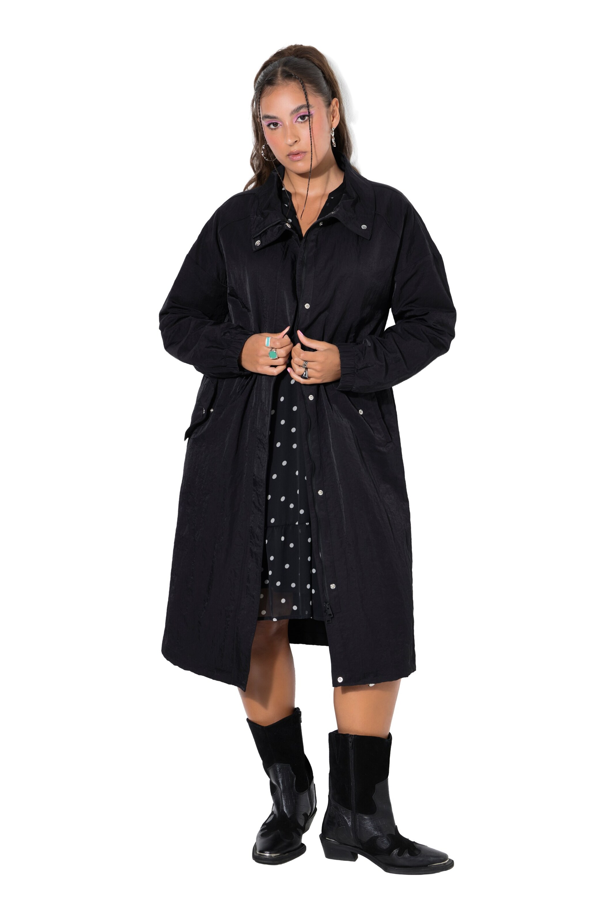 Studio Untold Between-seasons coat in Black: front