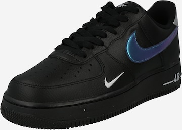 Nike Sportswear Matalavartiset tennarit 'AIR FORCE 1 07' värissä musta: edessä