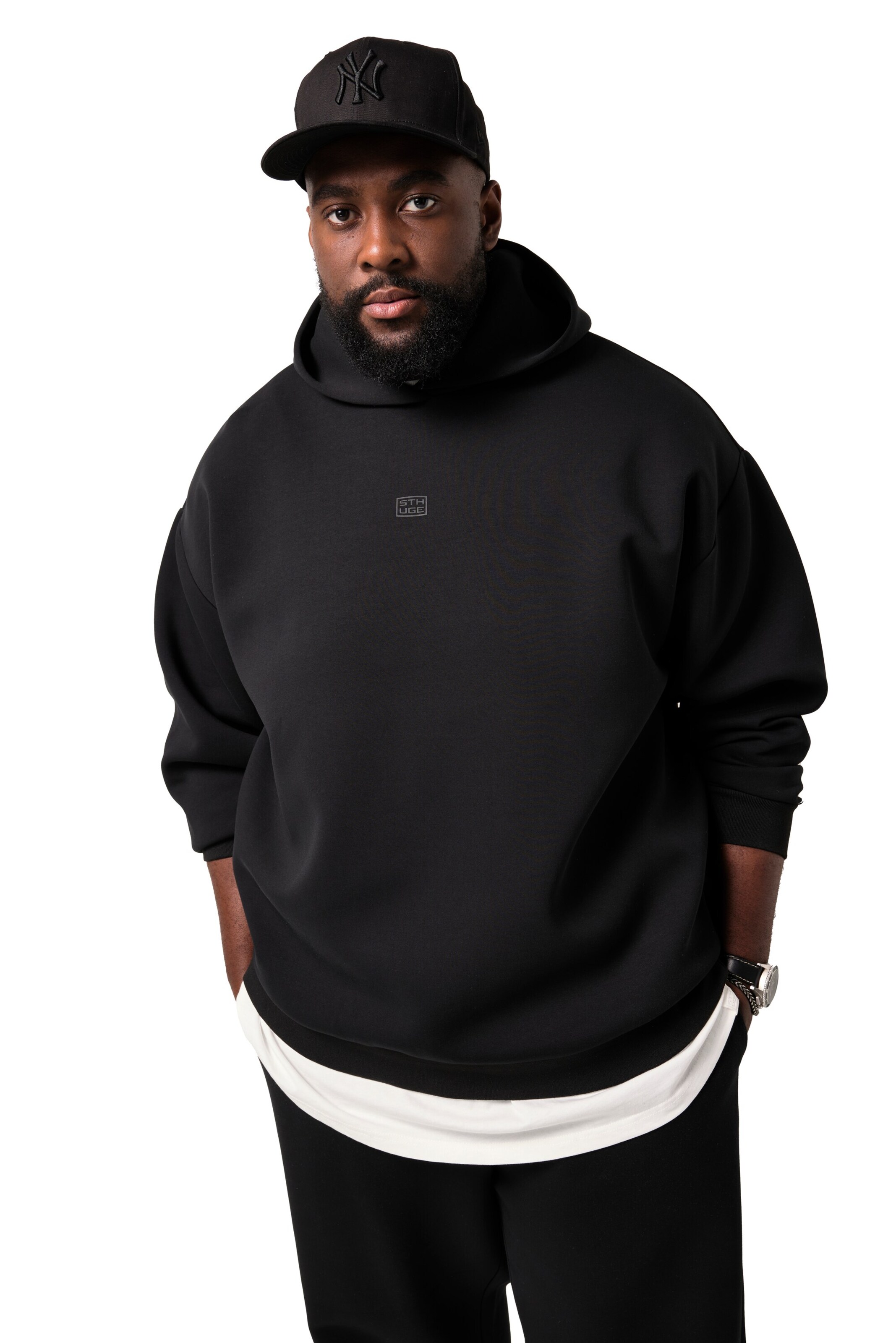 STHUGE Sweatshirt in Black: front