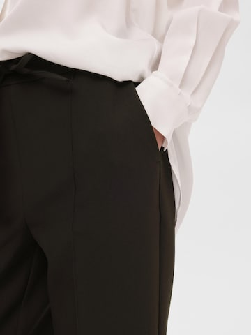SELECTED FEMME Regular Pleated Pants 'VINNIE' in Black