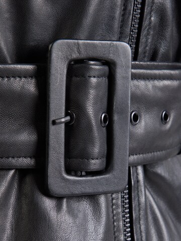 Maze Between-Season Jacket in Black