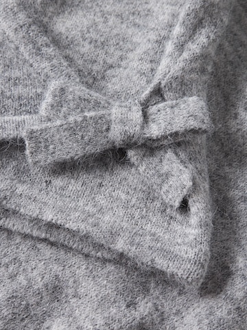 LMTD Sweater in Grey
