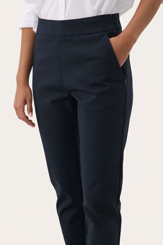 Coupe slim Pantalon 'Nyla' Part Two en bleu