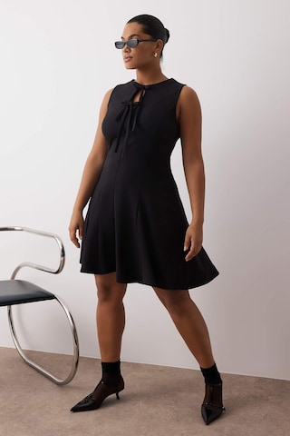 Trendyol Curve Dress in Black: front
