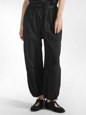 Wide leg Pantaloni di DEHA in nero: frontale