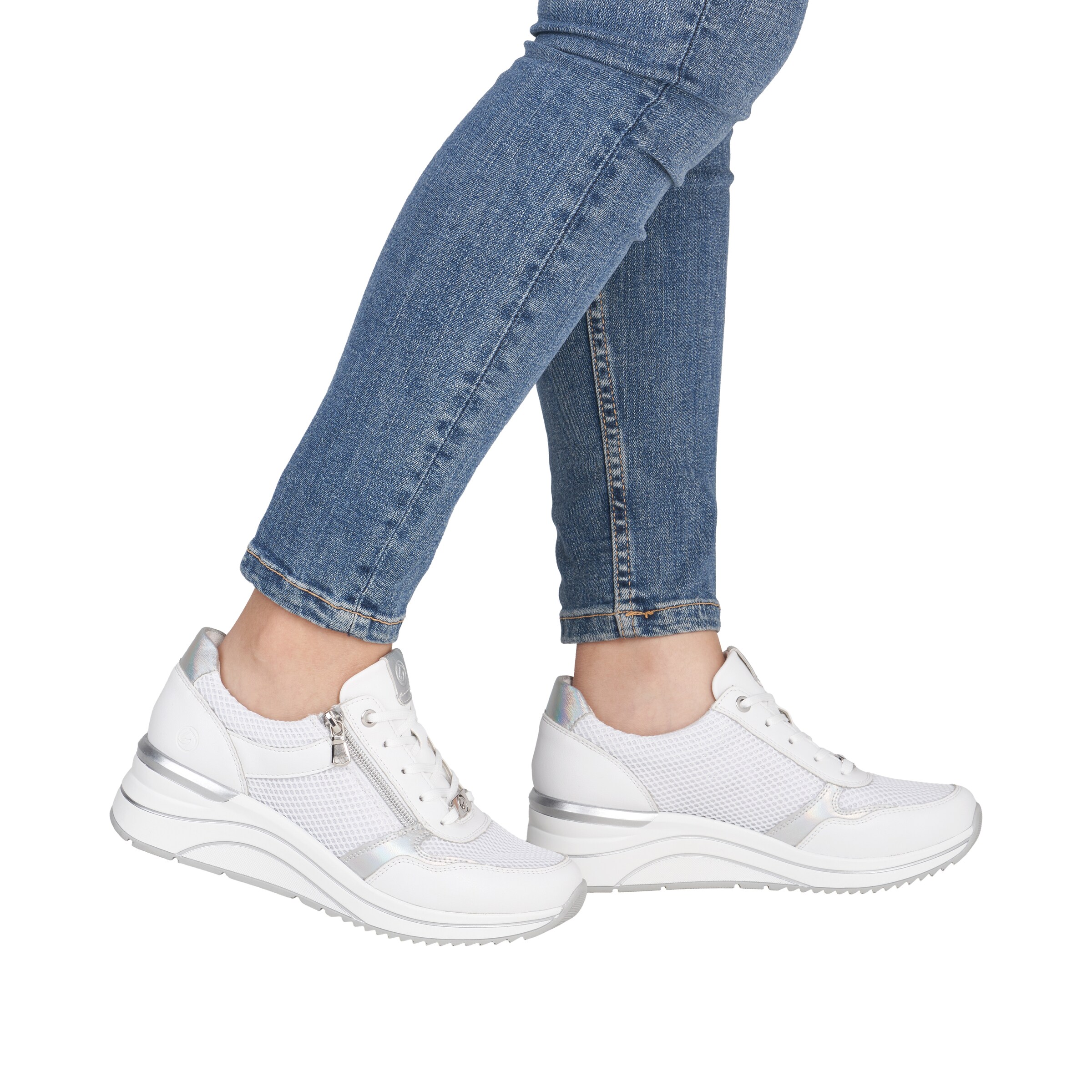 REMONTE Sneakers ' D0T19 ' in White: front