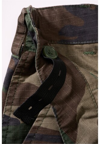 Brandit Loose fit Trousers in Green