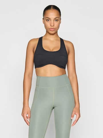 Girlfriend Collective Toppi ' Connie ' värissä musta: etupuoli