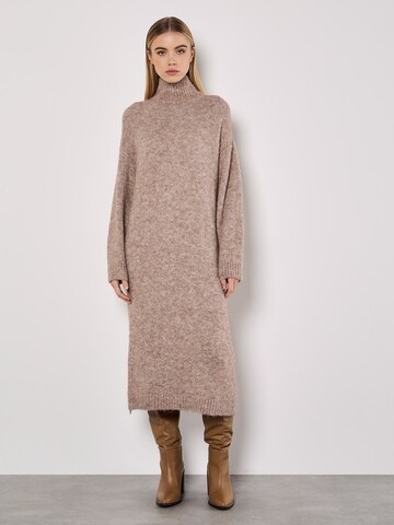 Apricot Oversized dress in Brown