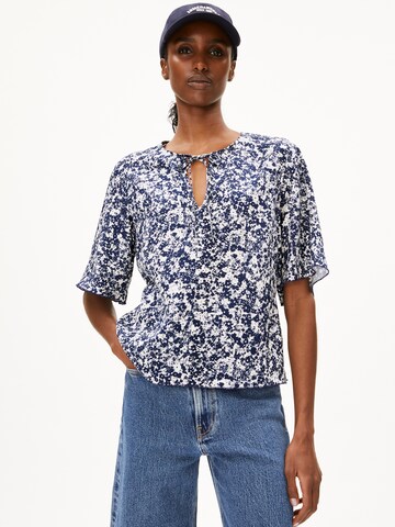 ARMEDANGELS Blouse in Blauw: voorkant