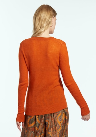 include Pullover in Orange