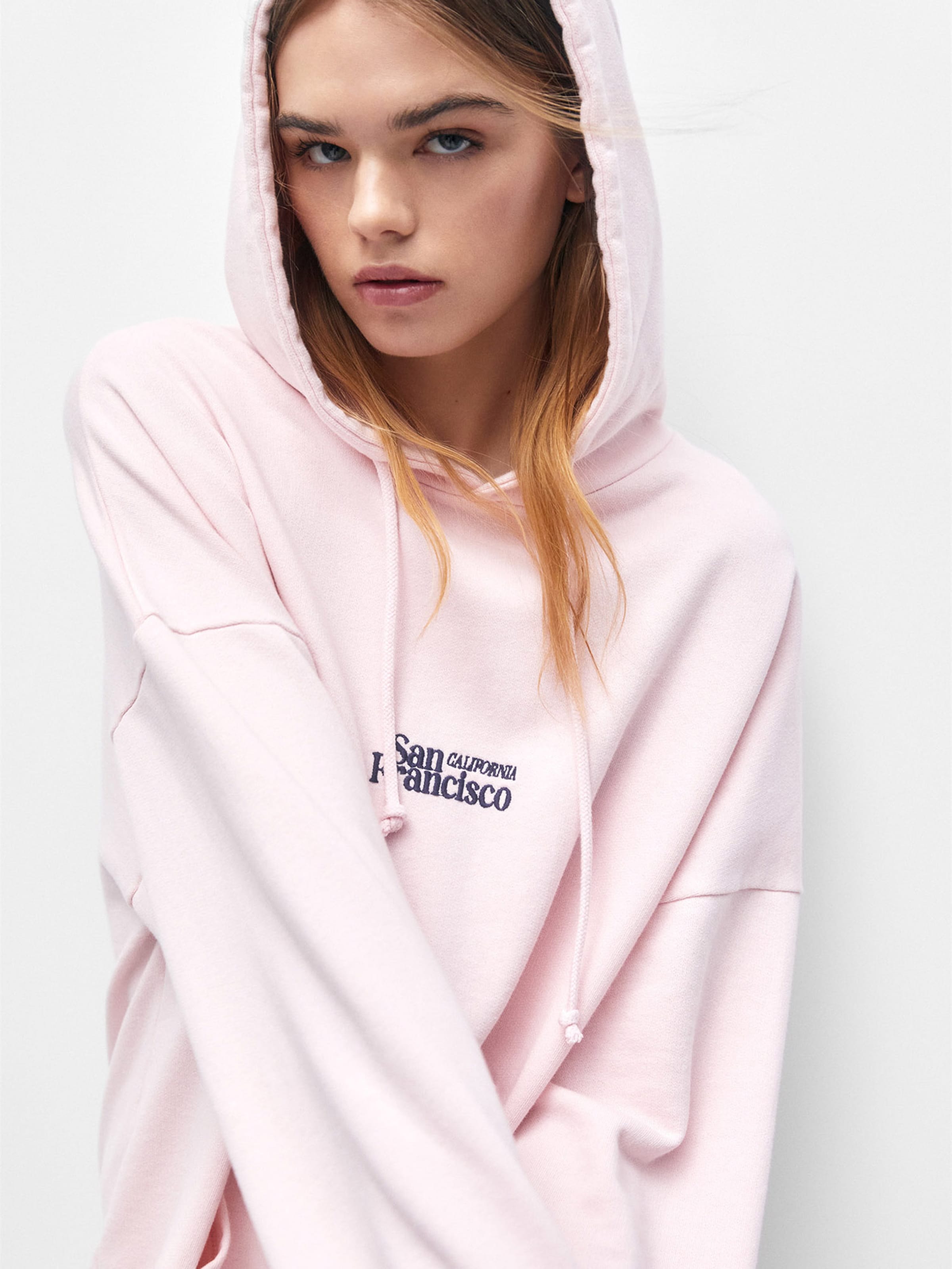 Pull and bear pink hoodie new arrivals