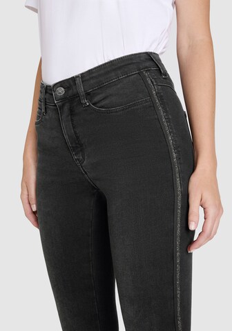 MAC Bootcut Jeans in Grau