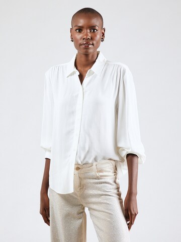 GERRY WEBER Blouse in White: front