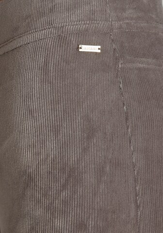 LASCANA Flared Broek in Grijs