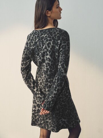 Next Kleid in Grau
