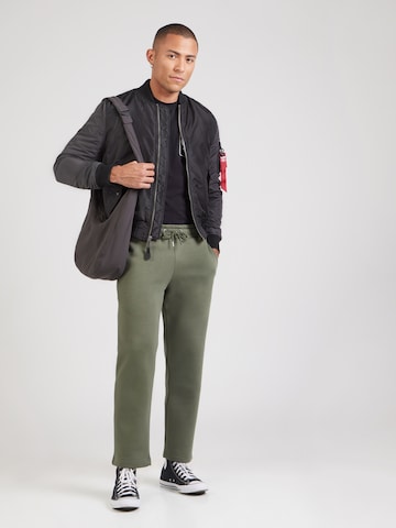 Regular Pantalon ALPHA INDUSTRIES en vert