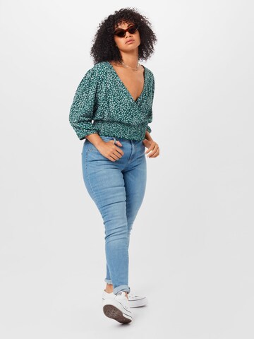 ABOUT YOU Curvy - Camisa 'Laura' em verde