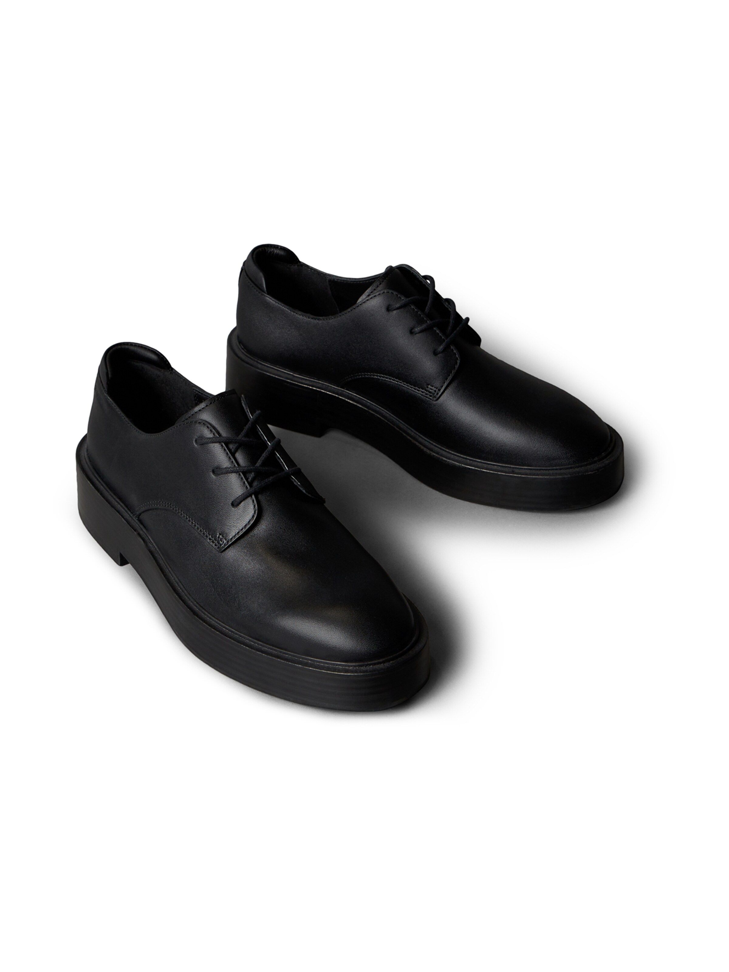 Calvin Klein Обувки с връзки в черно