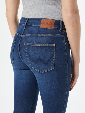WRANGLER גזרת סלים ג'ינס בכחול