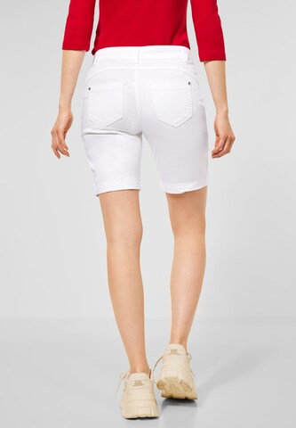 STREET ONE Slimfit Shorts in Weiß