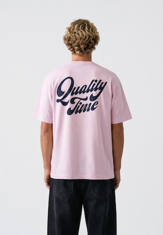 On Vacation Shirt 'Quality Time' in Pink: front