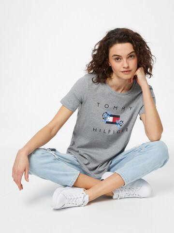 TOMMY HILFIGER T-Shirt in Grau