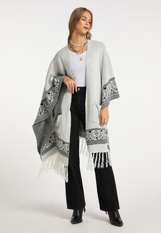 IZIA Cape in Grey