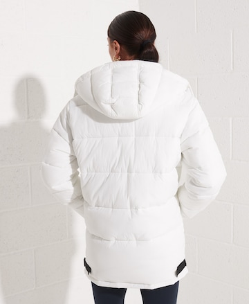 Veste d’hiver 'Expedition Cocoon' Superdry en blanc