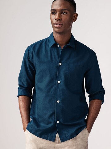 Coupe regular Chemise Next en bleu : devant