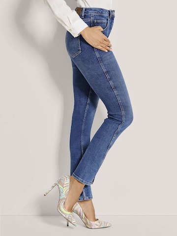 MADELEINE Slimfit Jeans in Blau