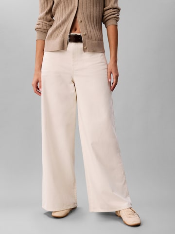 Calvin Klein Jeans Bő szár Nadrág - fehér: elől