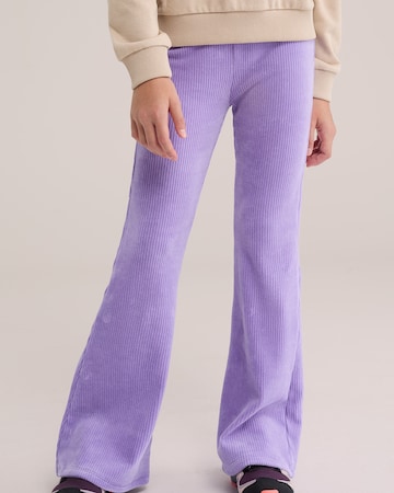 WE Fashion Flared Broek in Lila: voorkant