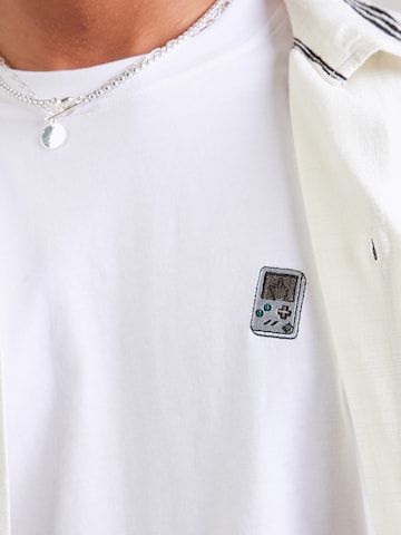 Iriedaily Shirt 'Play Different' in Wit