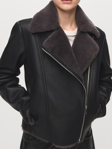 Giacca di mezza stagione 'CADI' di MANGO in nero