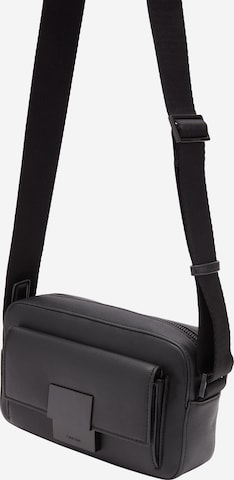 Calvin Klein Τσάντα ώμου 'ICONIC' σε μαύρο