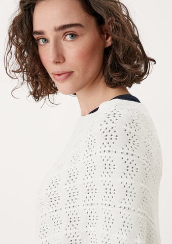 s.Oliver Cape in White