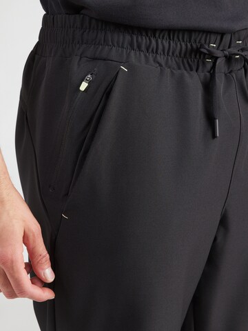 4F Alt kitsenev Spordipüksid, värv must