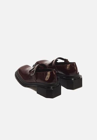 Ballerina con cinturino 'Maybole' di Dr. Martens in rosso