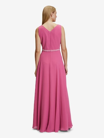 Robe de soirée Vera Mont en rose