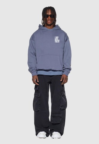 Lost Youth Sweatshirt 'Life Is Sweet' in Blau