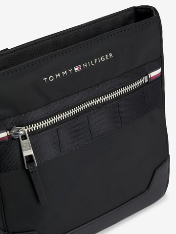 TOMMY HILFIGER Crossbody Bag in Black