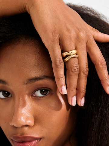 Pilgrim Prsten 'Callaway' – zlatá: přední strana