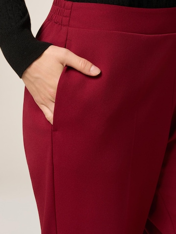 Regular Pantalon oltre en rouge