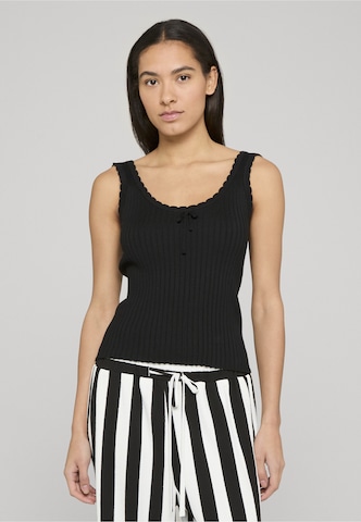 Top in maglia di Estelou in nero: frontale