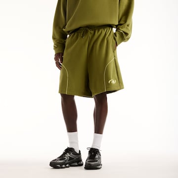 new balance Loosefit Shorts 'Trackside' in Grün: Vorderseite