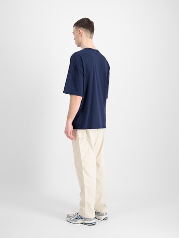 ALPHA INDUSTRIES Tričko 'Essentials' – modrá