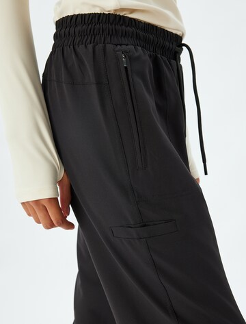 Koton Regular Hose in Schwarz