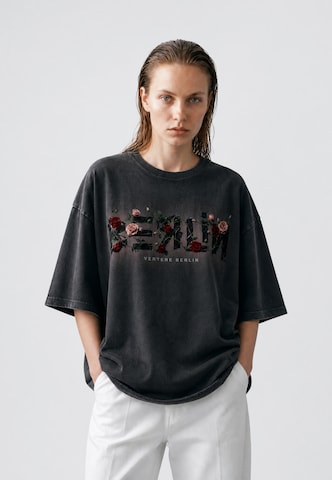 Vertere Berlin Shirt in Black: front