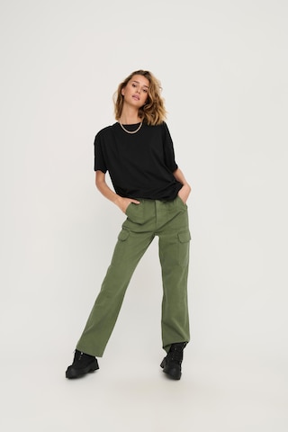 ONLY Regular Cargo Pants 'Malfy' in Green